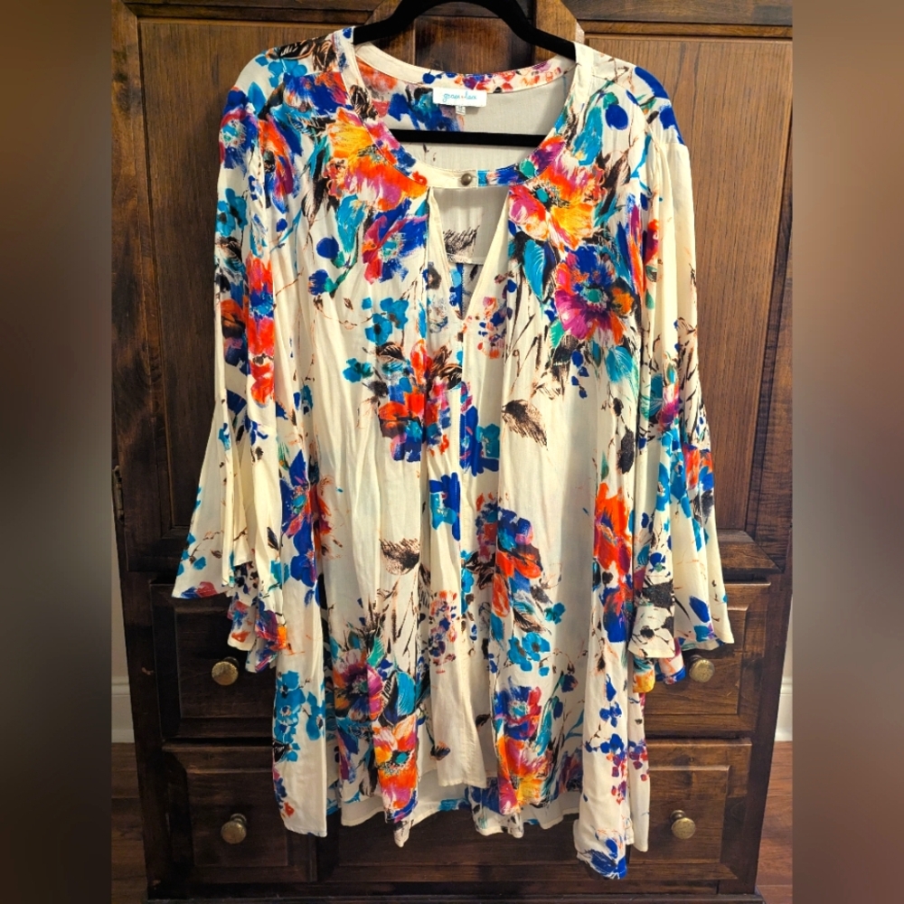 G&L Multicolor Floral Tunic Top
